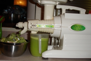 The number one juicer doing a green godess